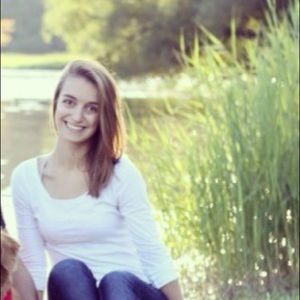 Meet your Posher, Alyssa